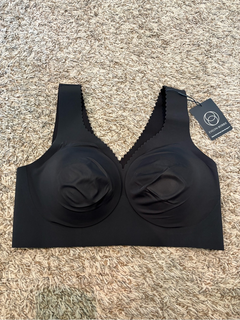 Evelyn & Bobbie Evelyn Bra Black Medium Wireless Seamless NWT
